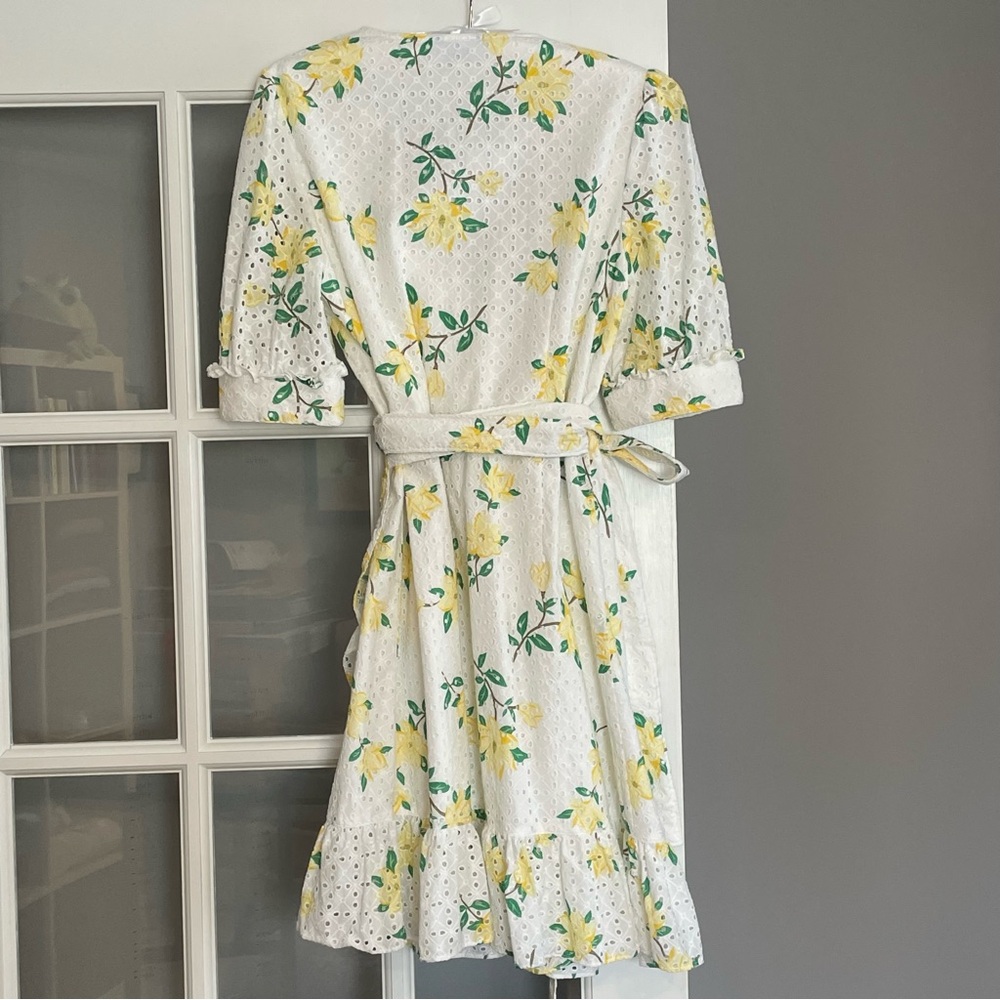 Draper James Reba Wrap Dress Sz 10 White Eyelet with Yellow Floral Garden Party - Picture 5 of 14